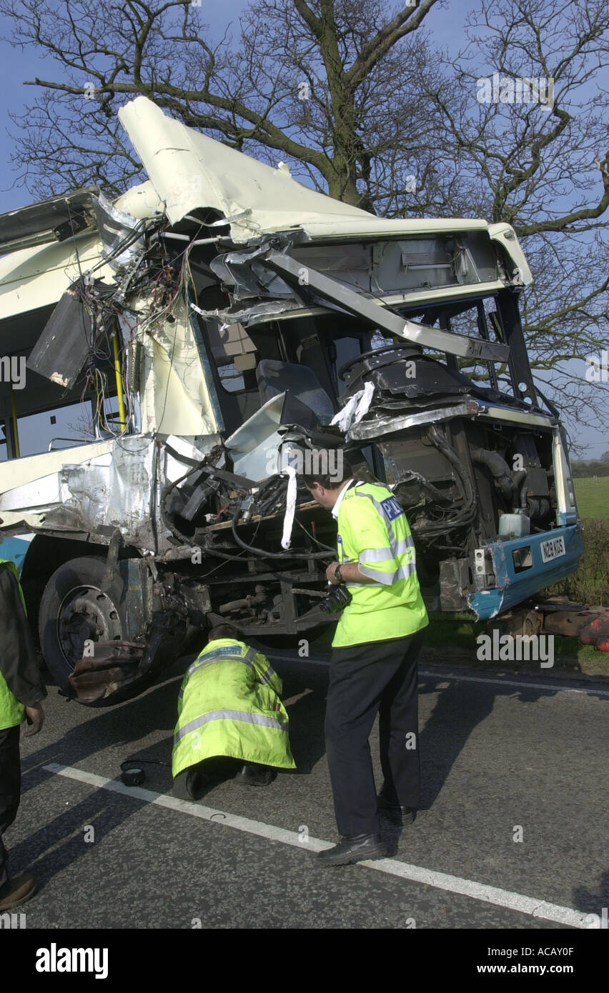 Accident de bus près de Leighton Buzzard Bedfordshire UK Banque D'Images