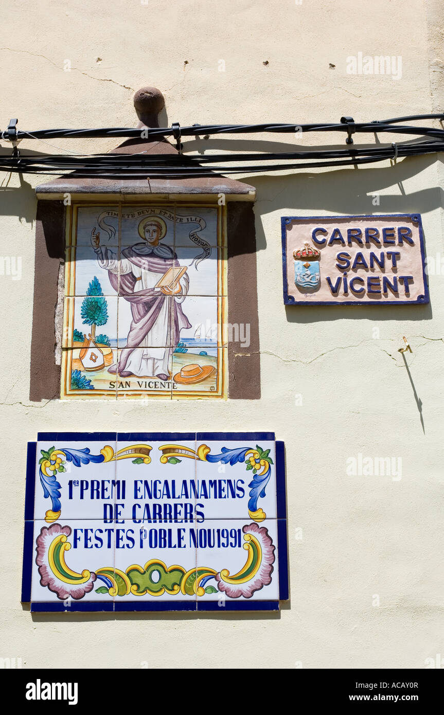Maisons peintes de couleurs vives à Villajoyosa Costa Blanca Espagne Banque D'Images