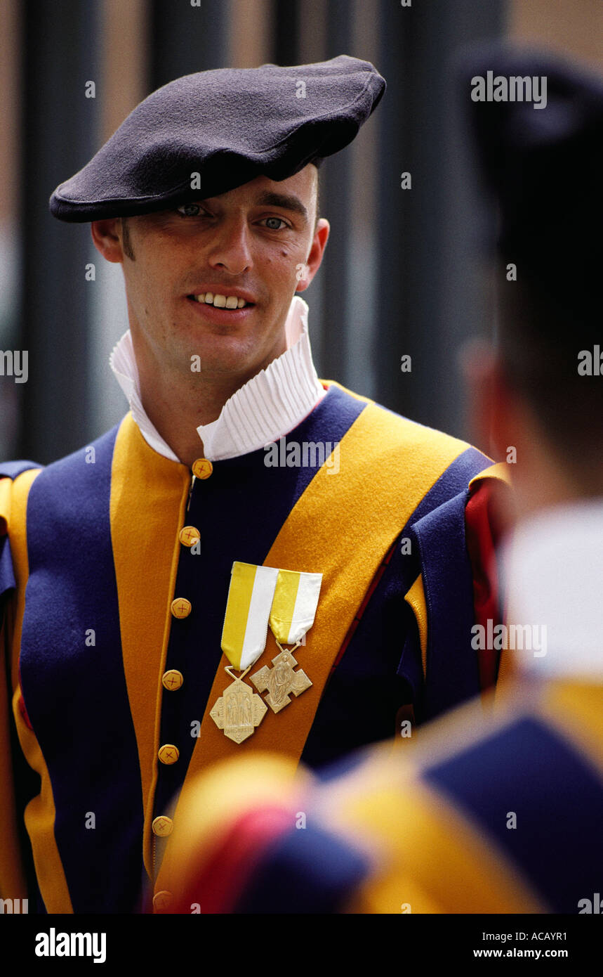 Rome Italie portant des uniformes d'été garde suisse du Vatican Banque D'Images