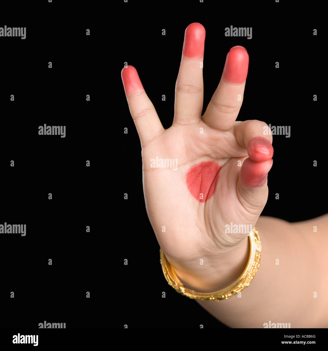 Close-up of a woman's hand faisant un geste Bharatnatyam Banque D'Images
