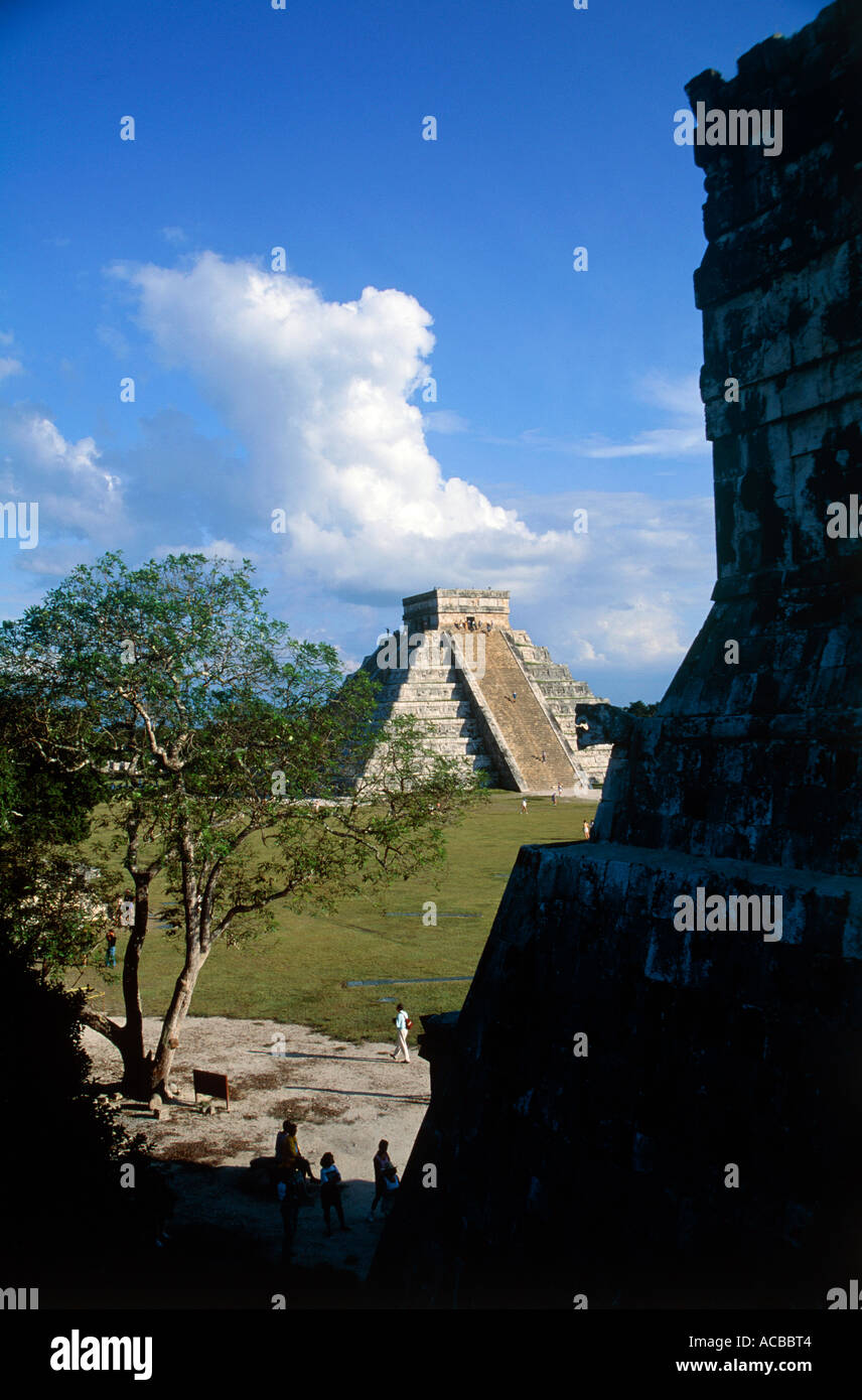 Pyramide d'El Castillo les ruines mayas de Chichen Itza Yucatan Mexique Banque D'Images