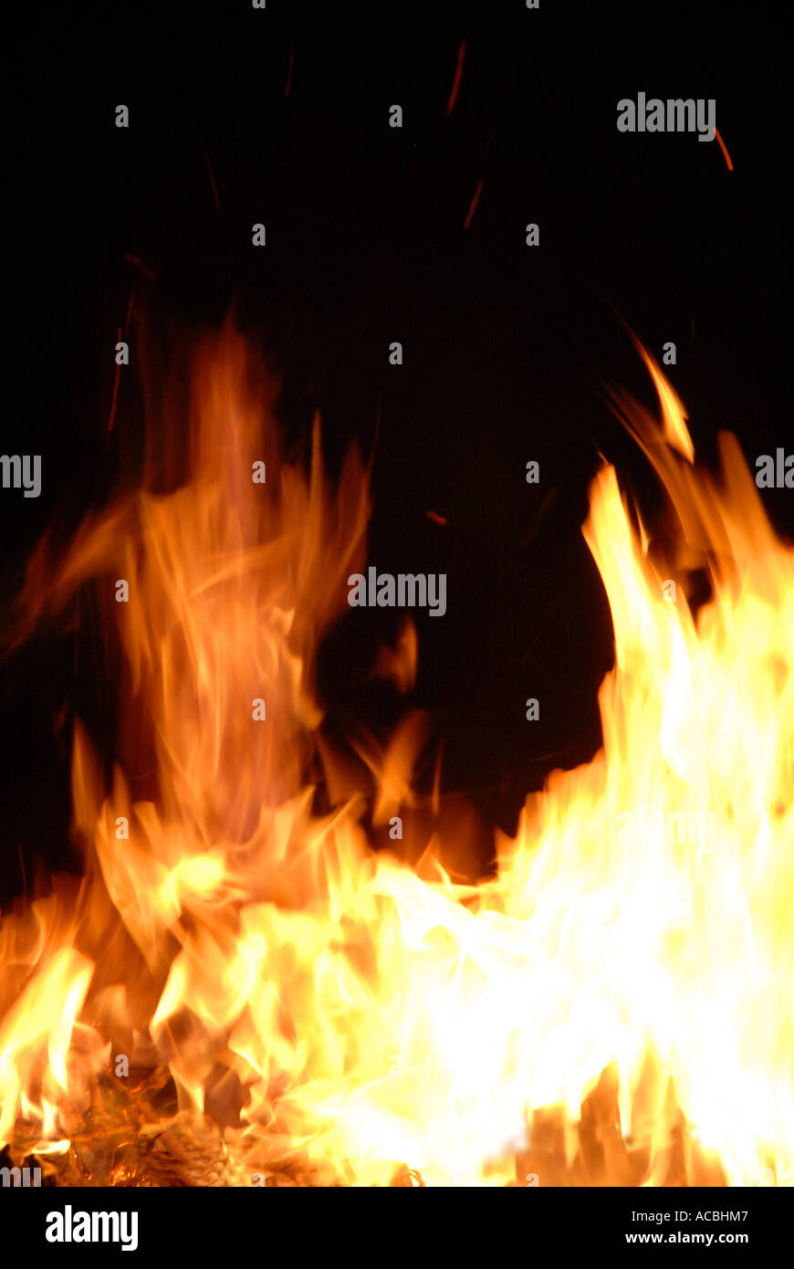 Flamme feu brûlures intenses Banque D'Images