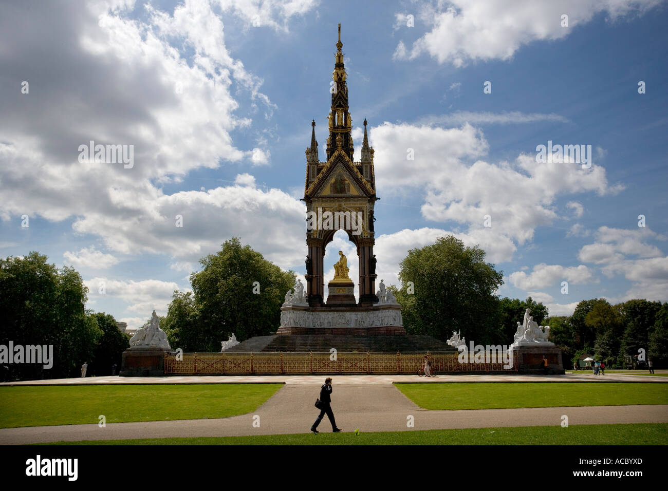 Albert Memorial Kensington Gardens Hyde Park London UK Banque D'Images