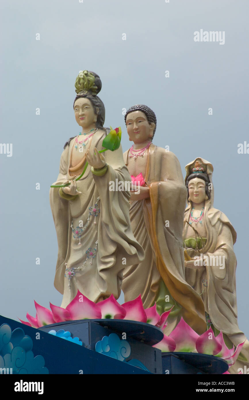 Les figures d'Amitabha Bouddha et bodhisattva Avalokitesvara et Mahasthamaprapta Banque D'Images