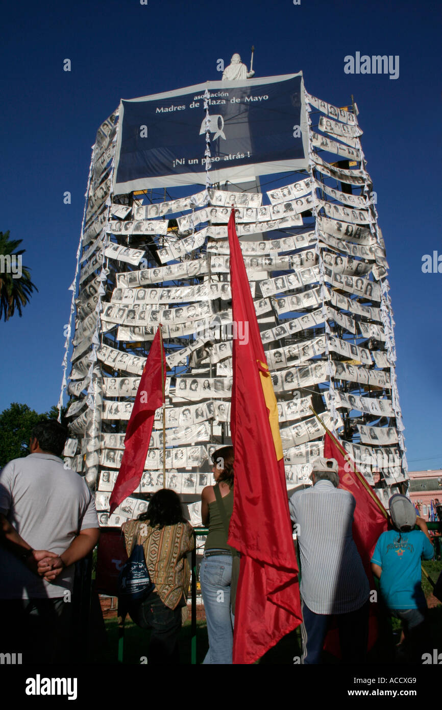 Manifestation en face de Buenos Aires Chambre des organisations gouvernementales à propos de personnes disparues pendant la dictature Banque D'Images