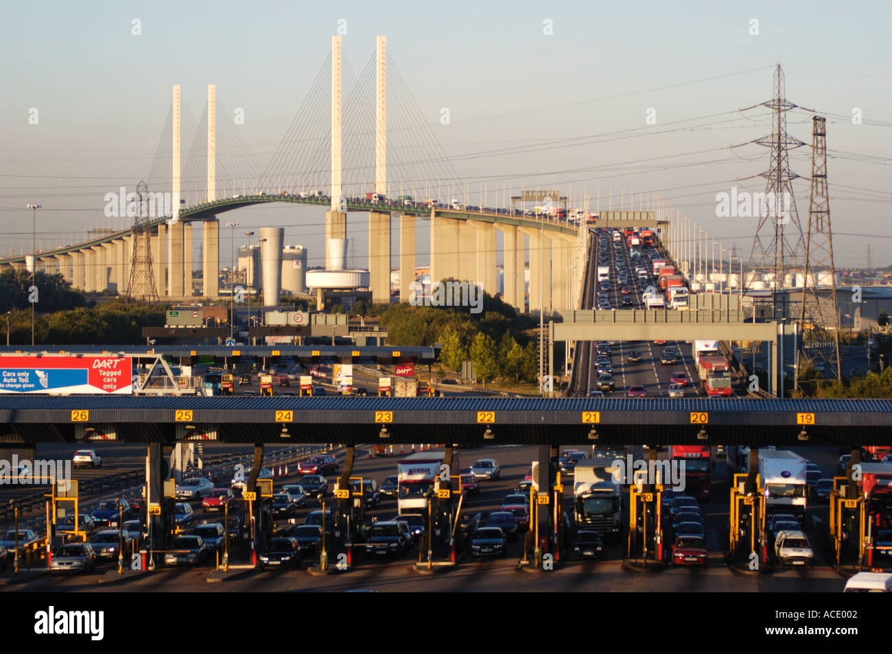 Les postes de péage, au Queen Elizabeth 2 Kent Angleterre Dartford Bridge Banque D'Images