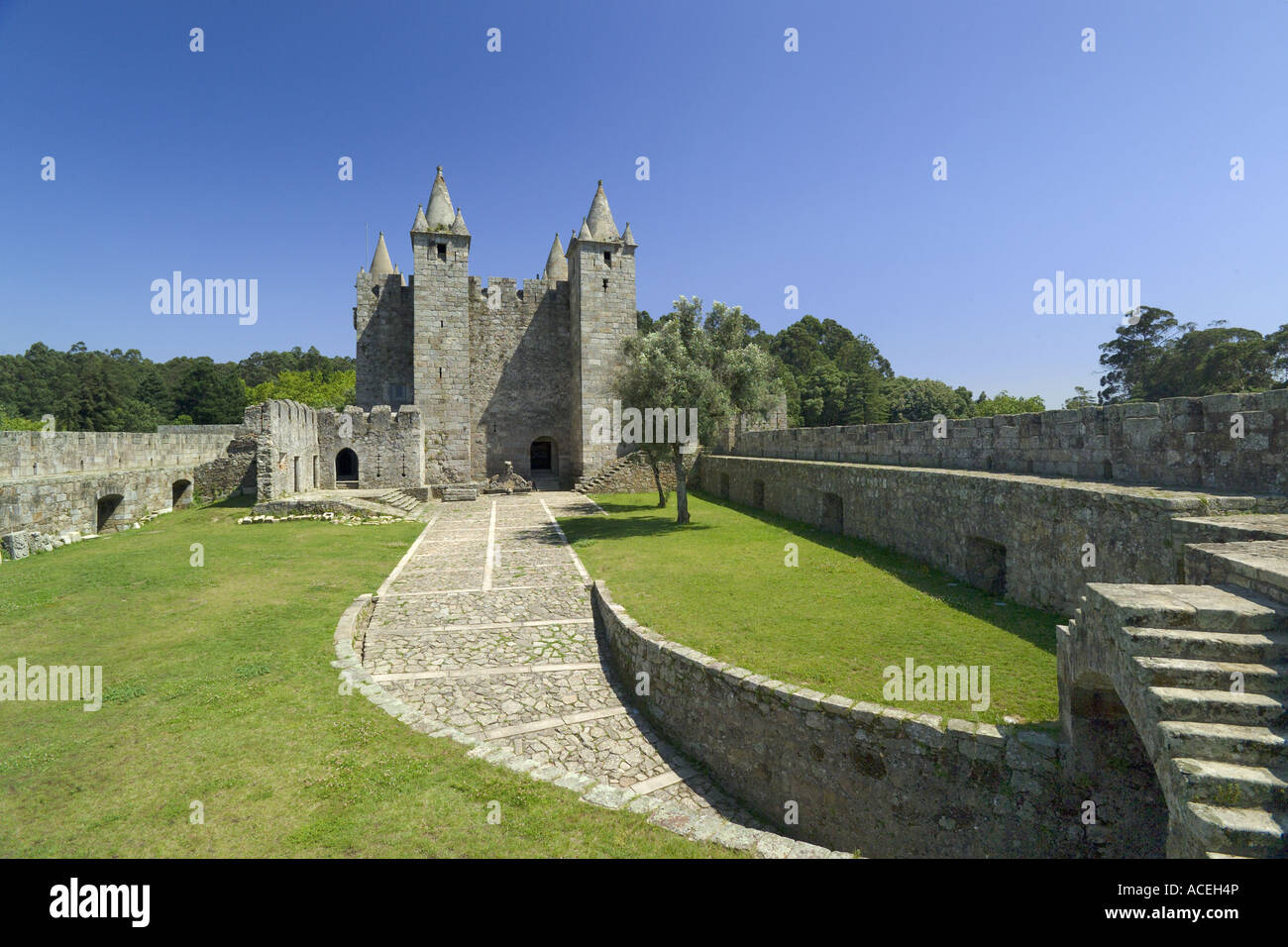 Au Portugal, la Costa Verde, Santa Maria da Feira, château médiéval près de Porto Banque D'Images