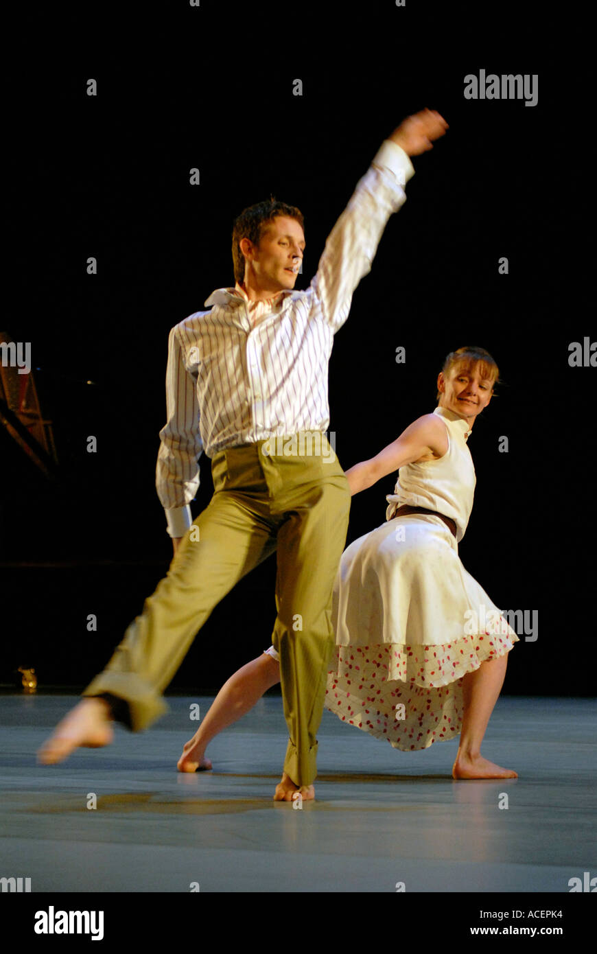 Les membres de la Richard Alston Dance Company en répétition au Sadlers Wells Theatre Mars 2006 Banque D'Images