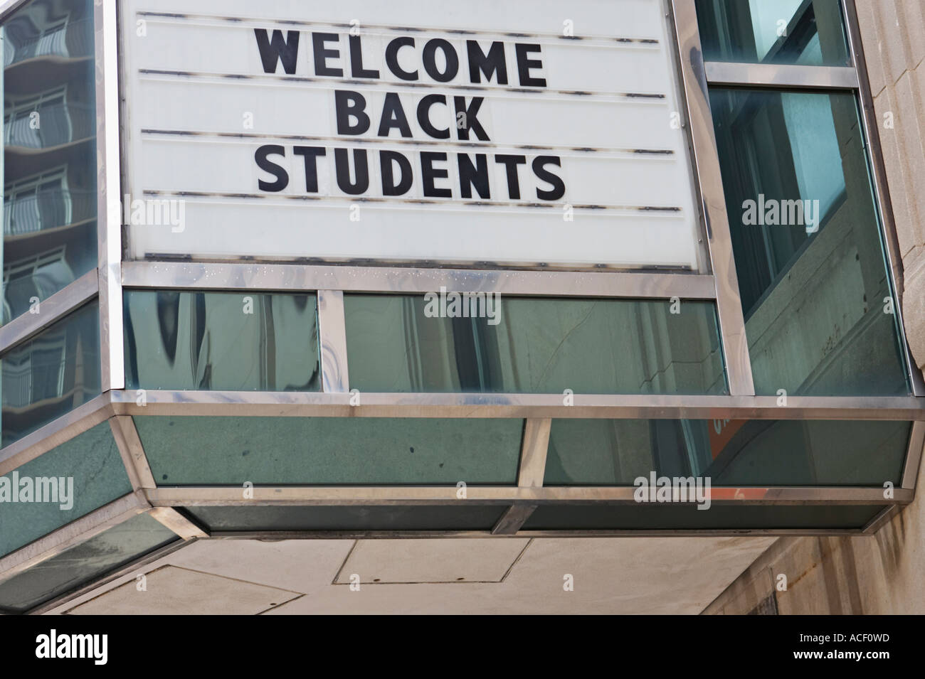 Chicago Illinois bâtiments Bienvenue à nouveau les élèves sur les manifestations du théâtre Columbia College campus urbain au centre-ville Banque D'Images