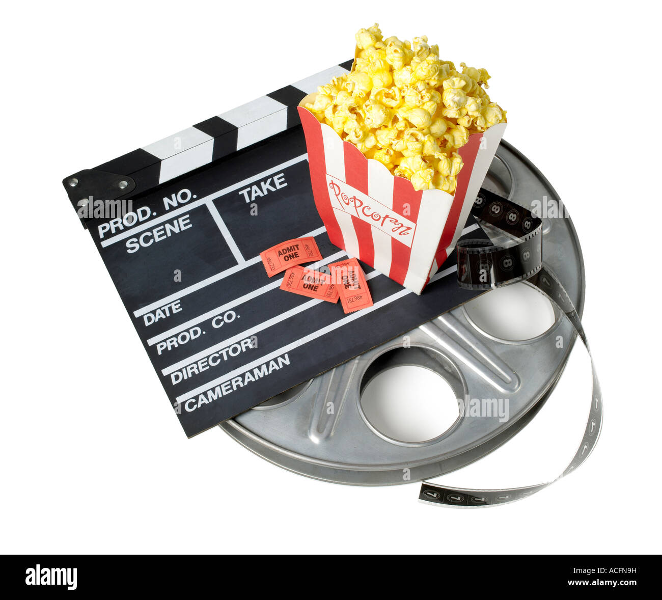 L'Ardoise du directeur des billets de cinéma bobine de film et du popcorn elevated view Banque D'Images