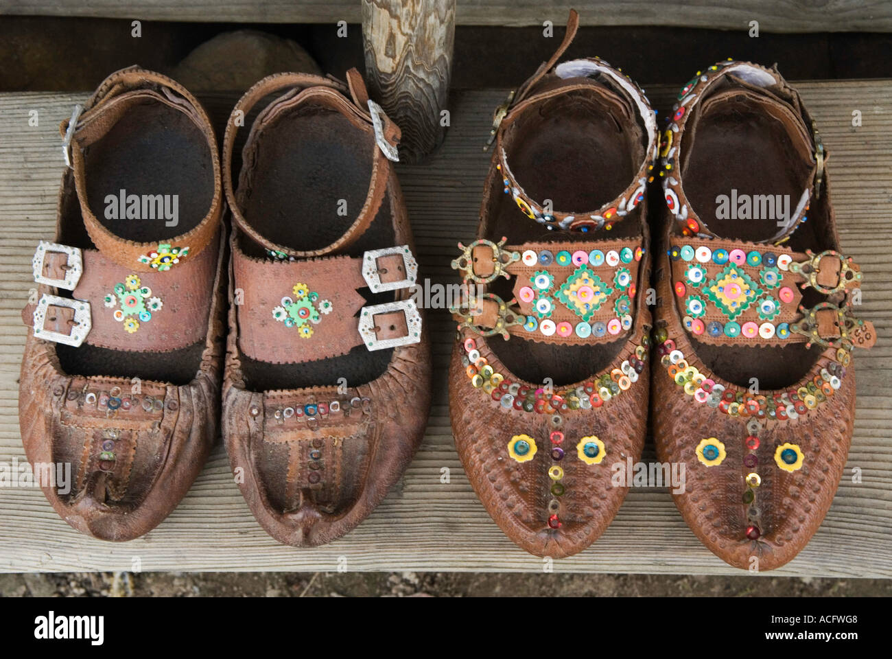 Chaussures en cuir antique de l'Hutzul Hutsul dans Hutsulshyna costumes ethniques traditionnels Hutzulshyna Carpates Western U Banque D'Images