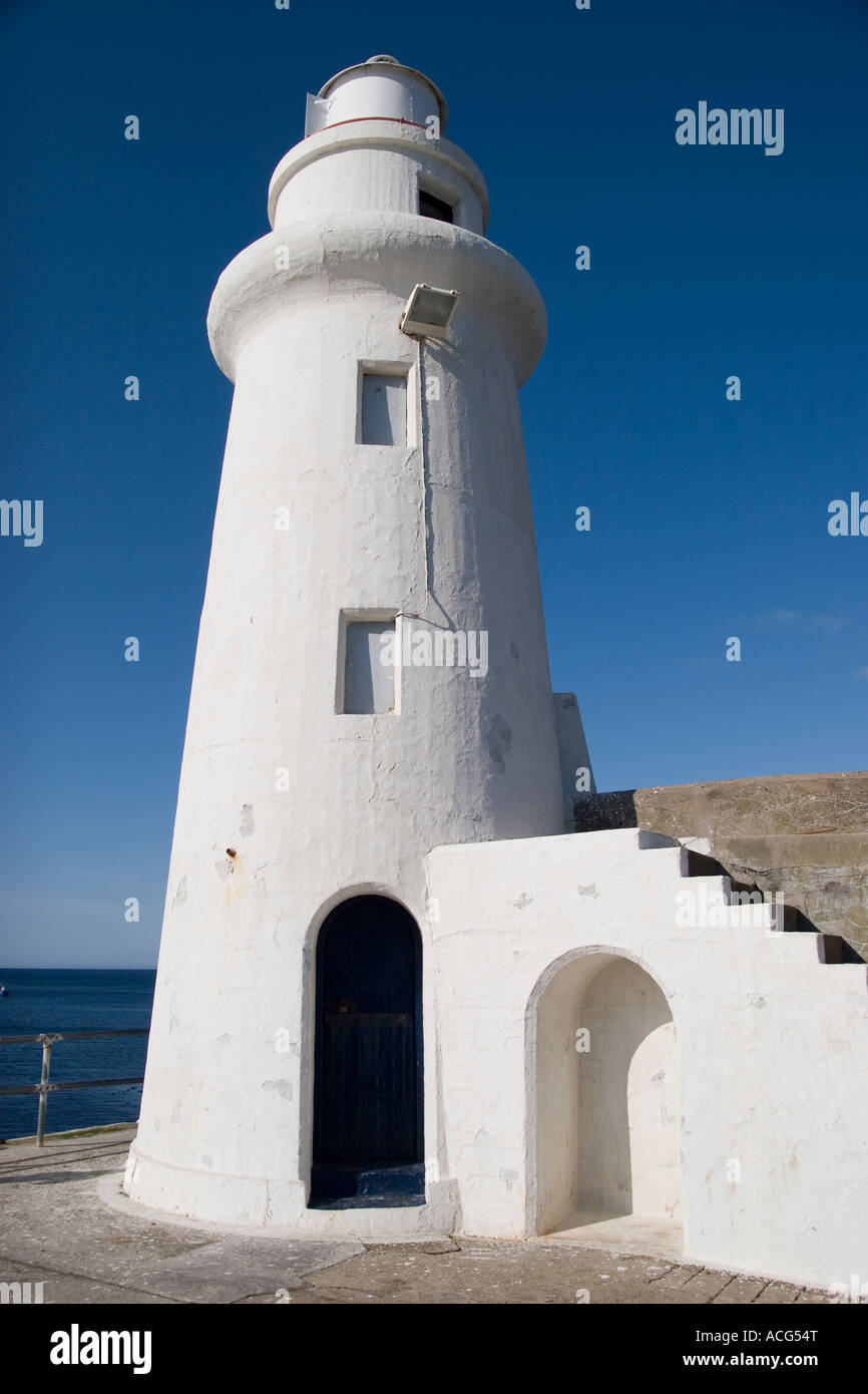 Le phare de la jetée de Macduff, Aberdeenshire, Scotland Banque D'Images