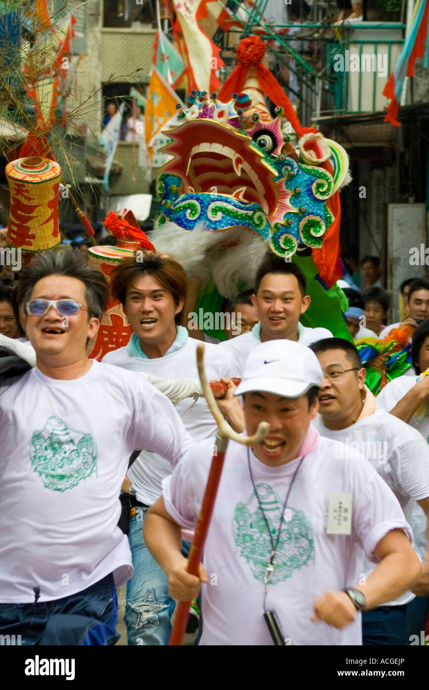L'exécution le Dragon Cheung Chau Bun Festival Hong Kong Chine Banque D'Images