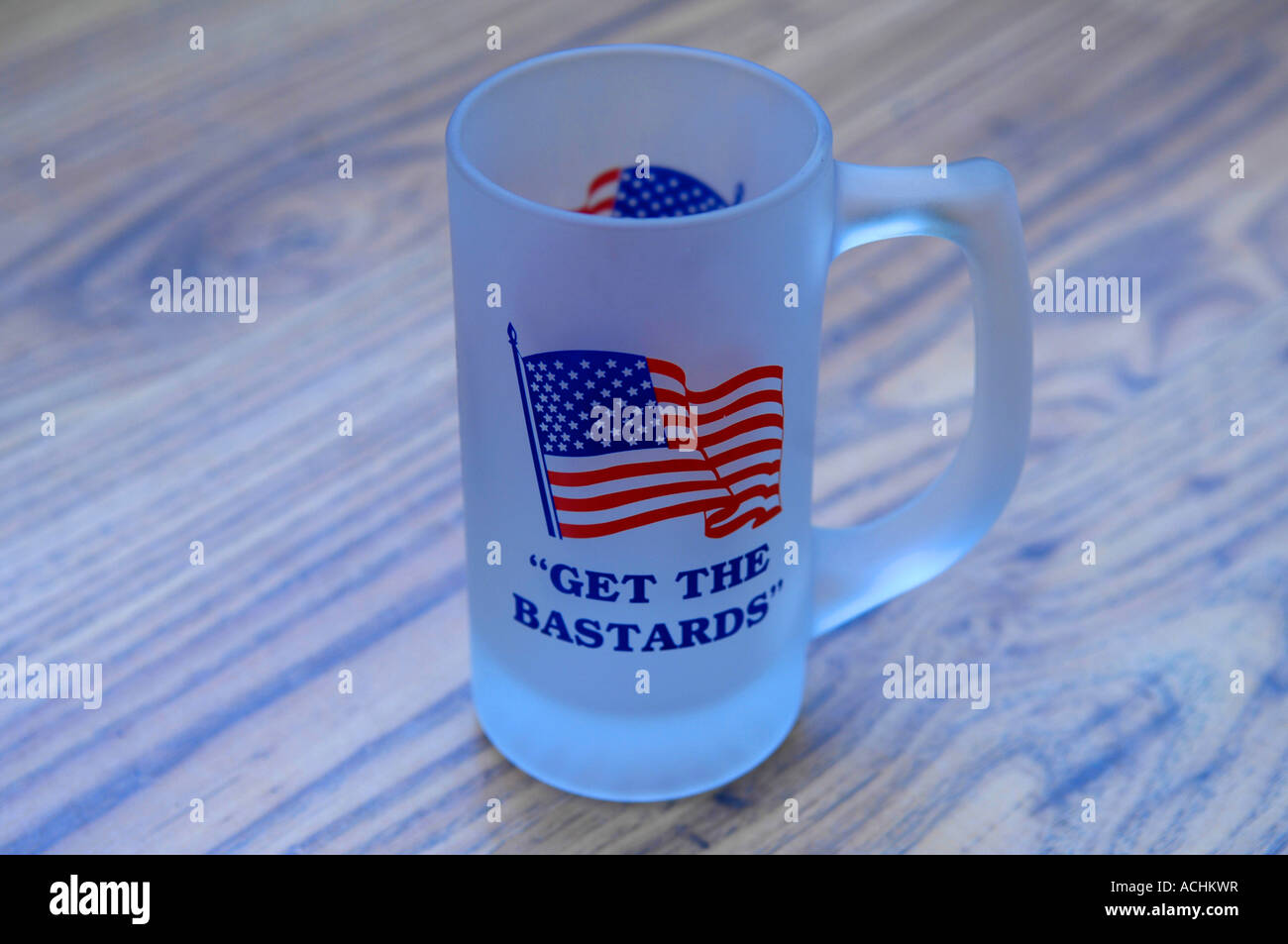 Obtenez le frsted bastards glass tankard stars and stripes nord-américaine usa unted states anti-terroriste des terorism colo verticale Banque D'Images