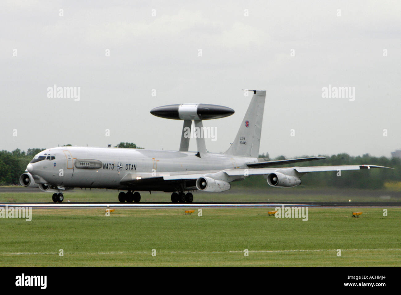 L'AWACS de l'OTAN OTAN Boing E3-Militäry avec une sentinelle d'aéronefs au cours de l'antenne radar 2006 ILA à Berlin Banque D'Images