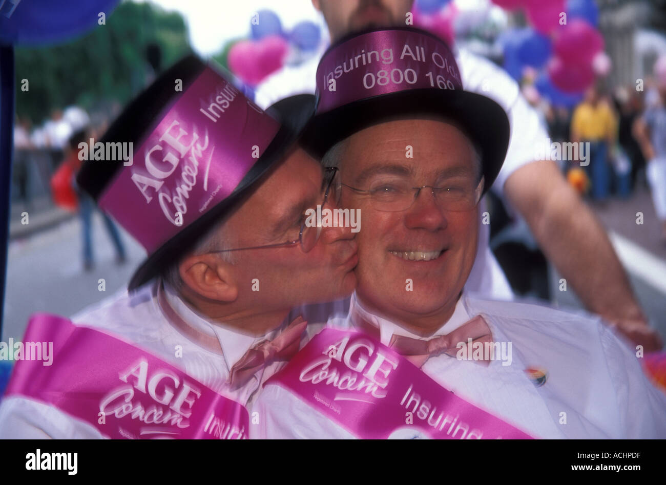 Les personnes âgées lors de la parade du Mardi gras gay de Londres Banque D'Images