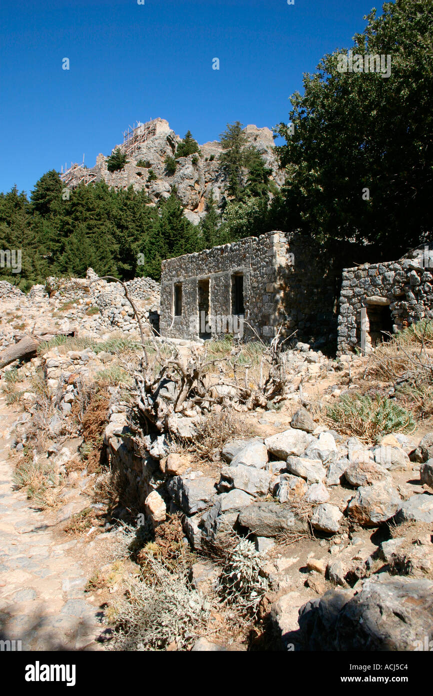 Le vieux village de montagne abandonnés Pyli sur l'île grecque de Kos. Banque D'Images