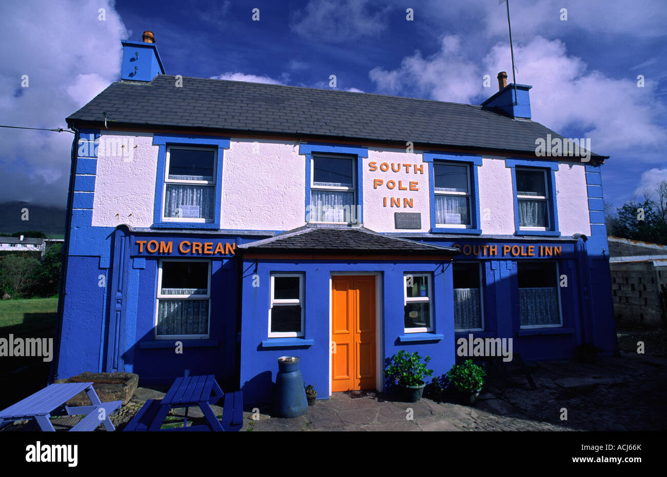 Façade du Pôle Sud Inn, Tom Crean's pub. Annascaul, péninsule de Dingle, comté de Kerry, Irlande. Banque D'Images