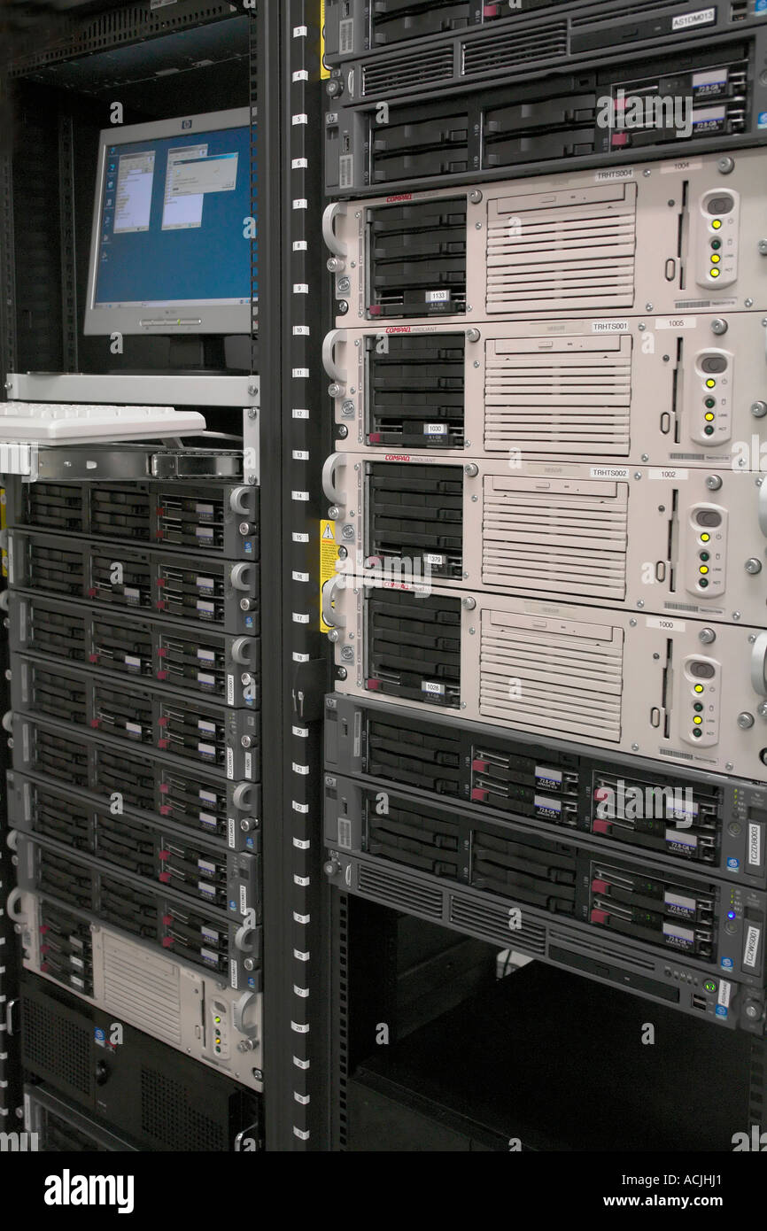 Les serveurs montés en rack HP Proliant Banque D'Images
