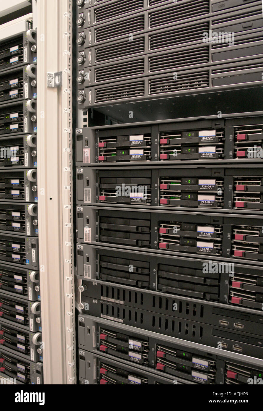 Les serveurs montés en rack HP Proliant Banque D'Images