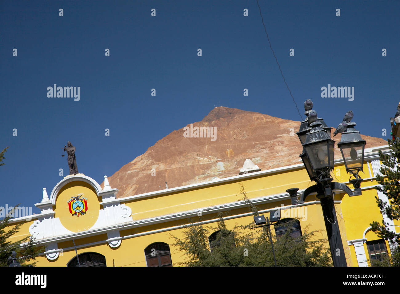 Bâtiment colonial jaune, Potosi, Bolivie Banque D'Images