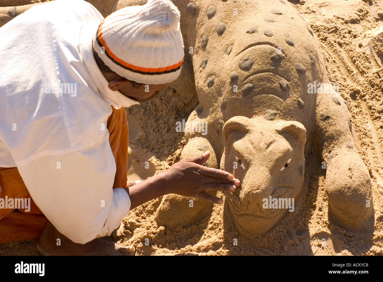 Artiste sculpteur de sable North Beach Durban, Afrique du Sud Photo Stock -  Alamy