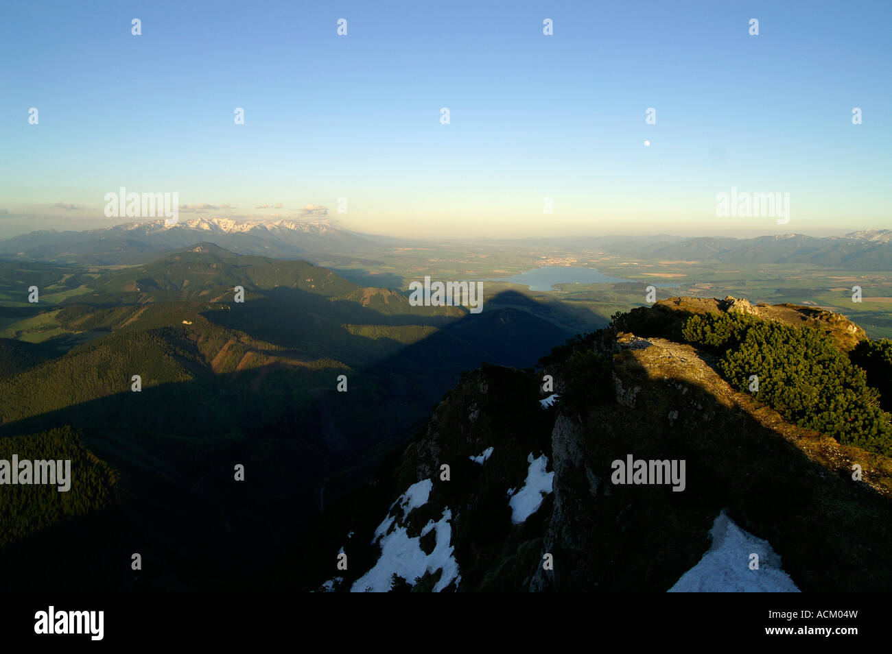 Vue du Mt. Choc à l'Ouest Tatras et Hautes Tatras et région de Liptov, Slovaquie Banque D'Images