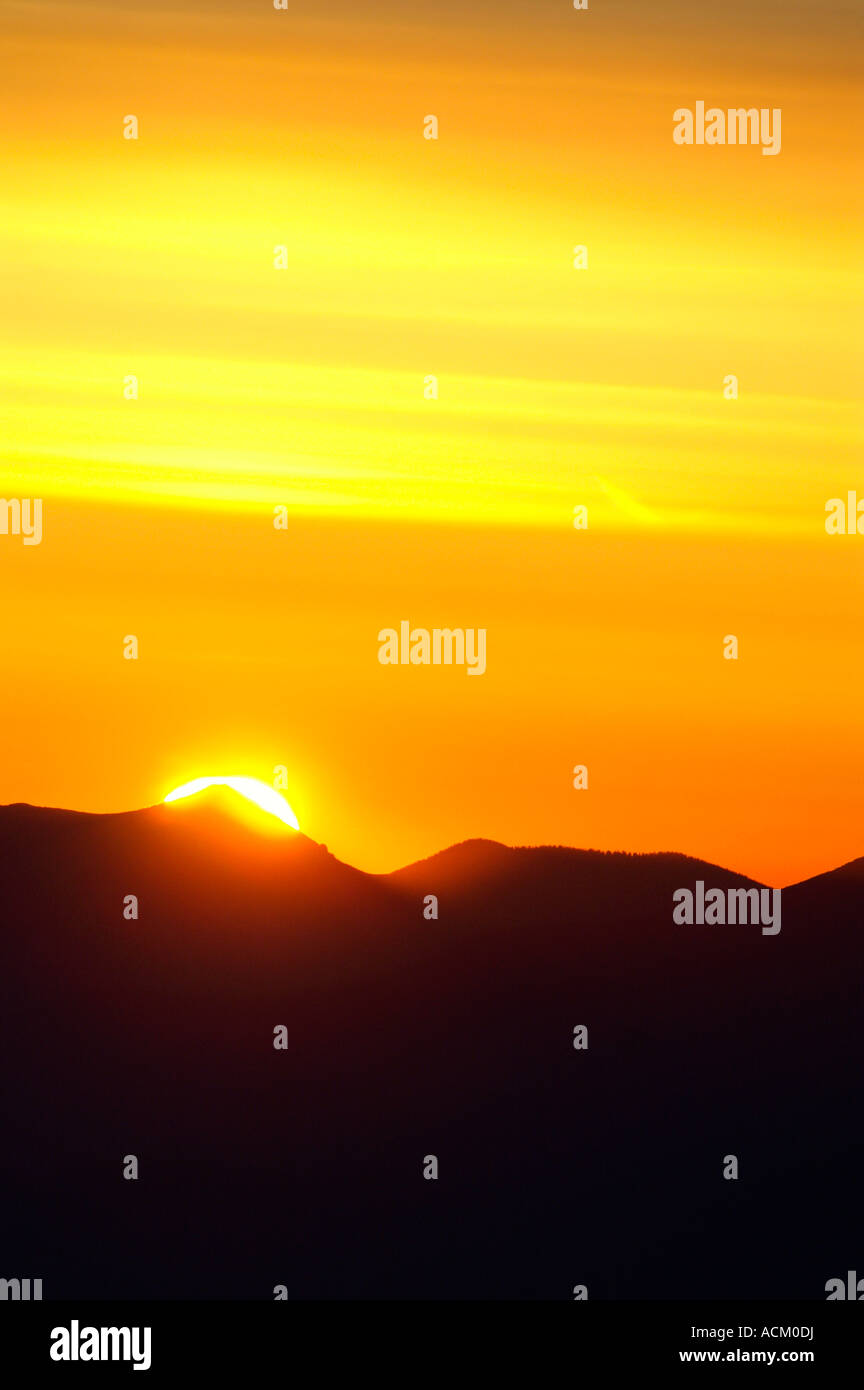 Lever et silhouette de West Tatras de Mt.Choc, orange sky Banque D'Images
