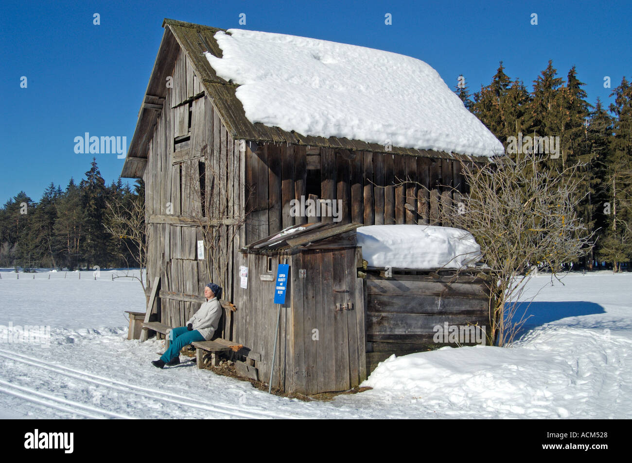 Une vieille baraque avec une toilette sèche ski centre de bad mitterndorf Styrie Autriche Banque D'Images