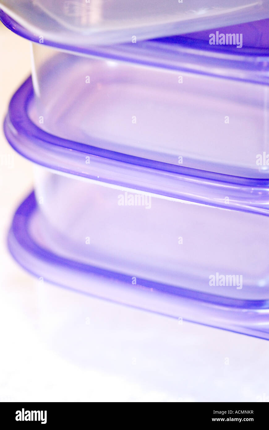 Les contenants en plastique Banque D'Images