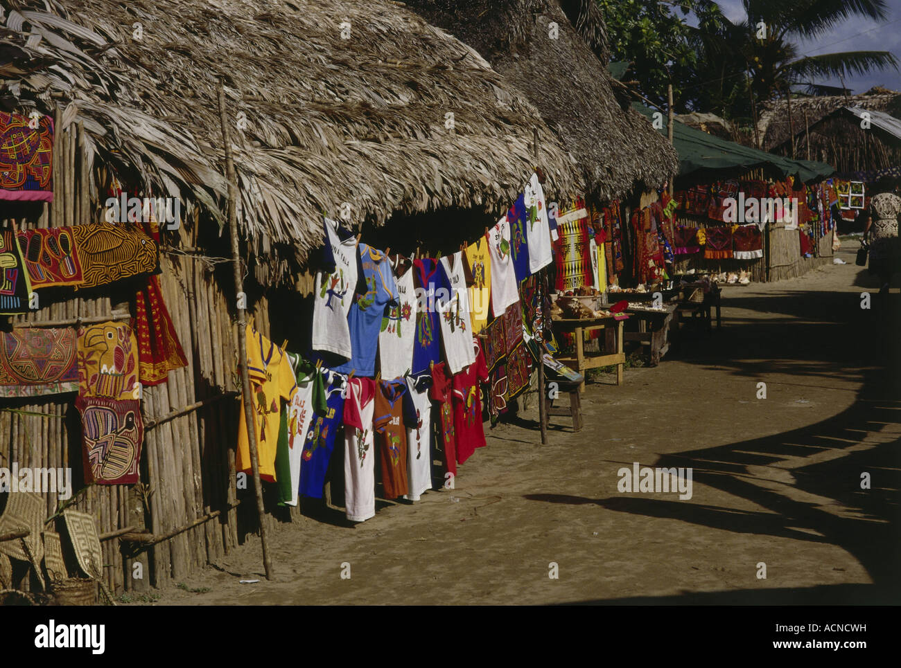 Géographie / voyages, Panama, commerce, village avec stands textil, Kuna Yala Island, , Banque D'Images