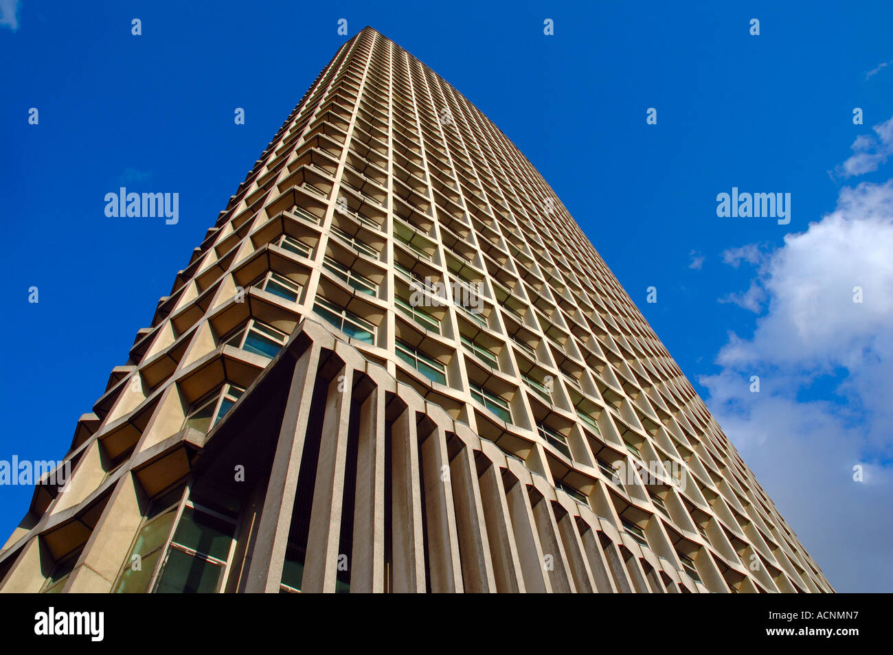 Centre point, Skyscraper, New Oxford St, Londres, Angleterre, Royaume-Uni, GB. Banque D'Images