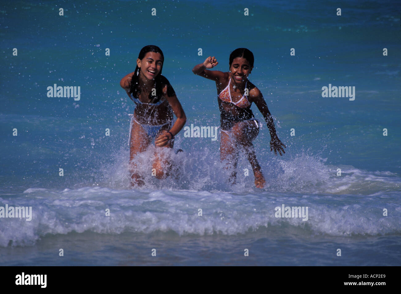 brazil-beach-bikini-copacabana-banque-de-photographies-et-d-images