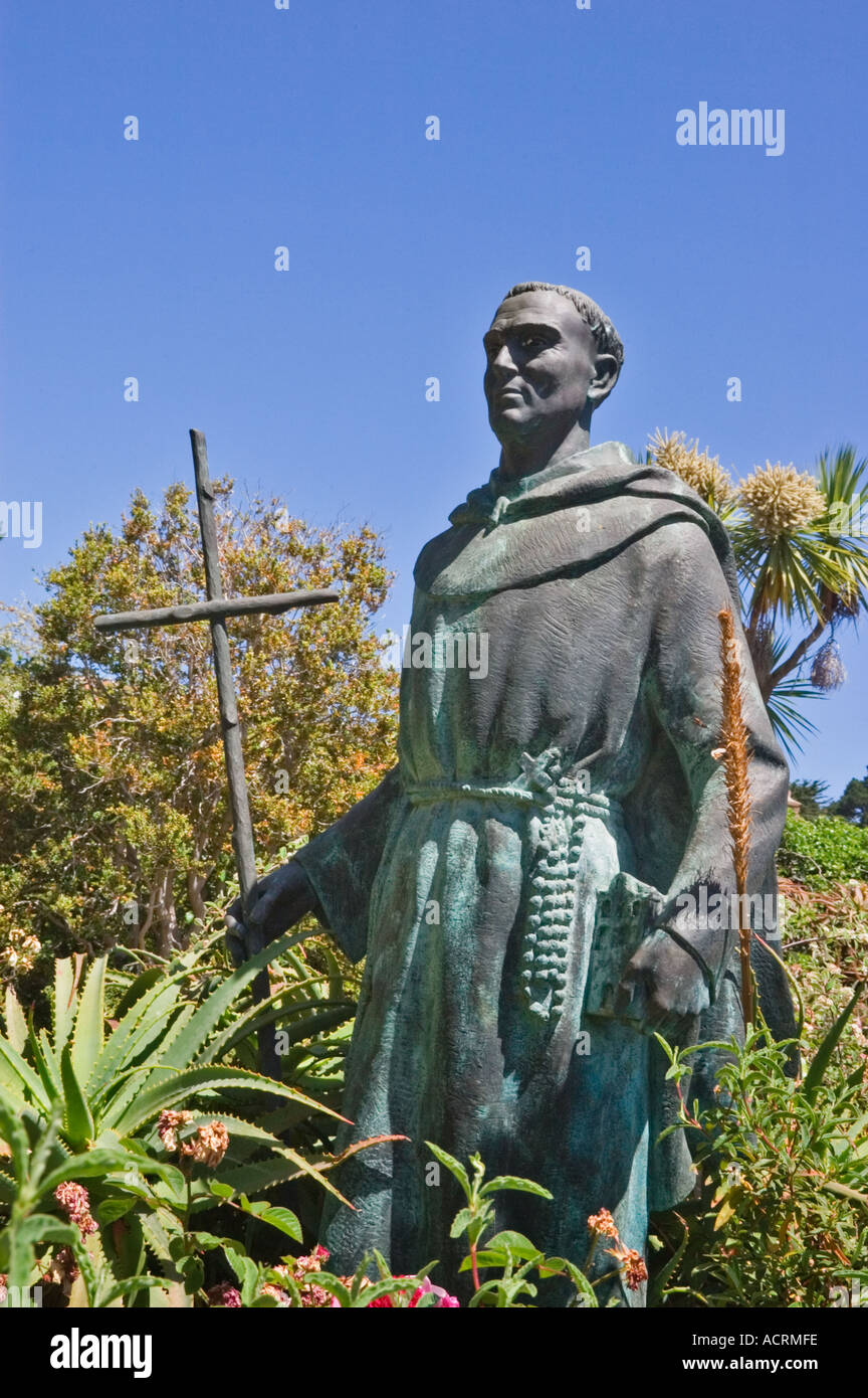 Statue de Père Junipero Serra à la Mission San Carlos Borromeo del Rio Carmelo Carmel Californie Banque D'Images
