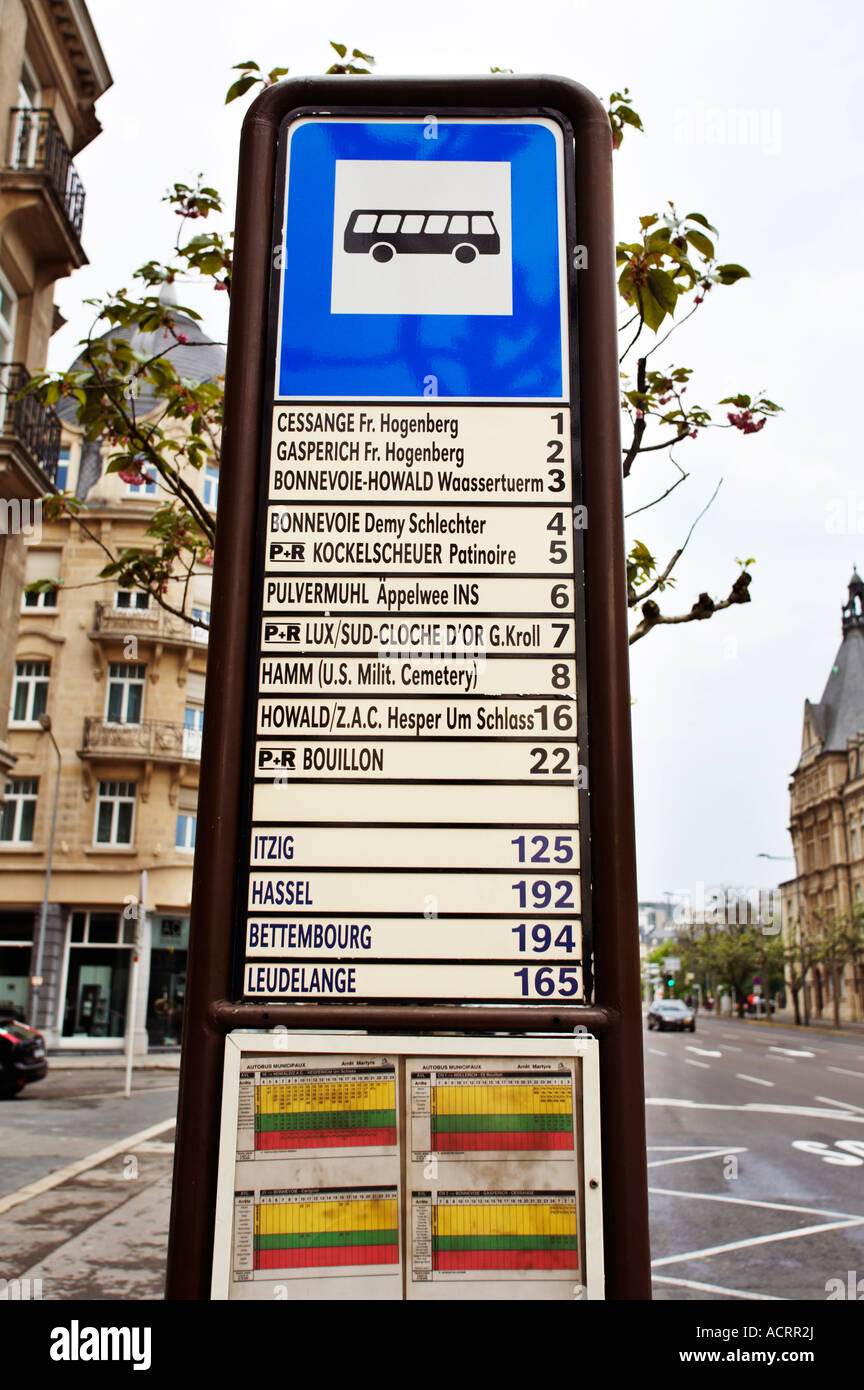 Arrêt de bus dans la ville de Luxembourg Banque D'Images