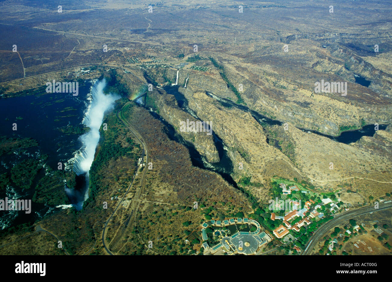 Vue aérienne de Victoria Falls et devils cataract sur le fleuve Zambèze et les chutes Victoria Zimbabwe Zambèze Banque D'Images