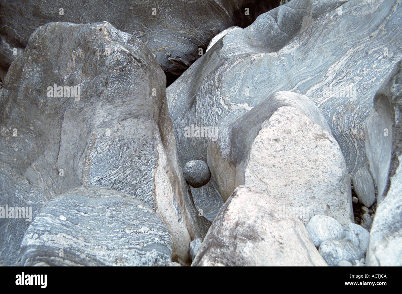 Formations rocheuses dans le parc national de Sagarmatha Vallée de l'Everest Népal Banque D'Images