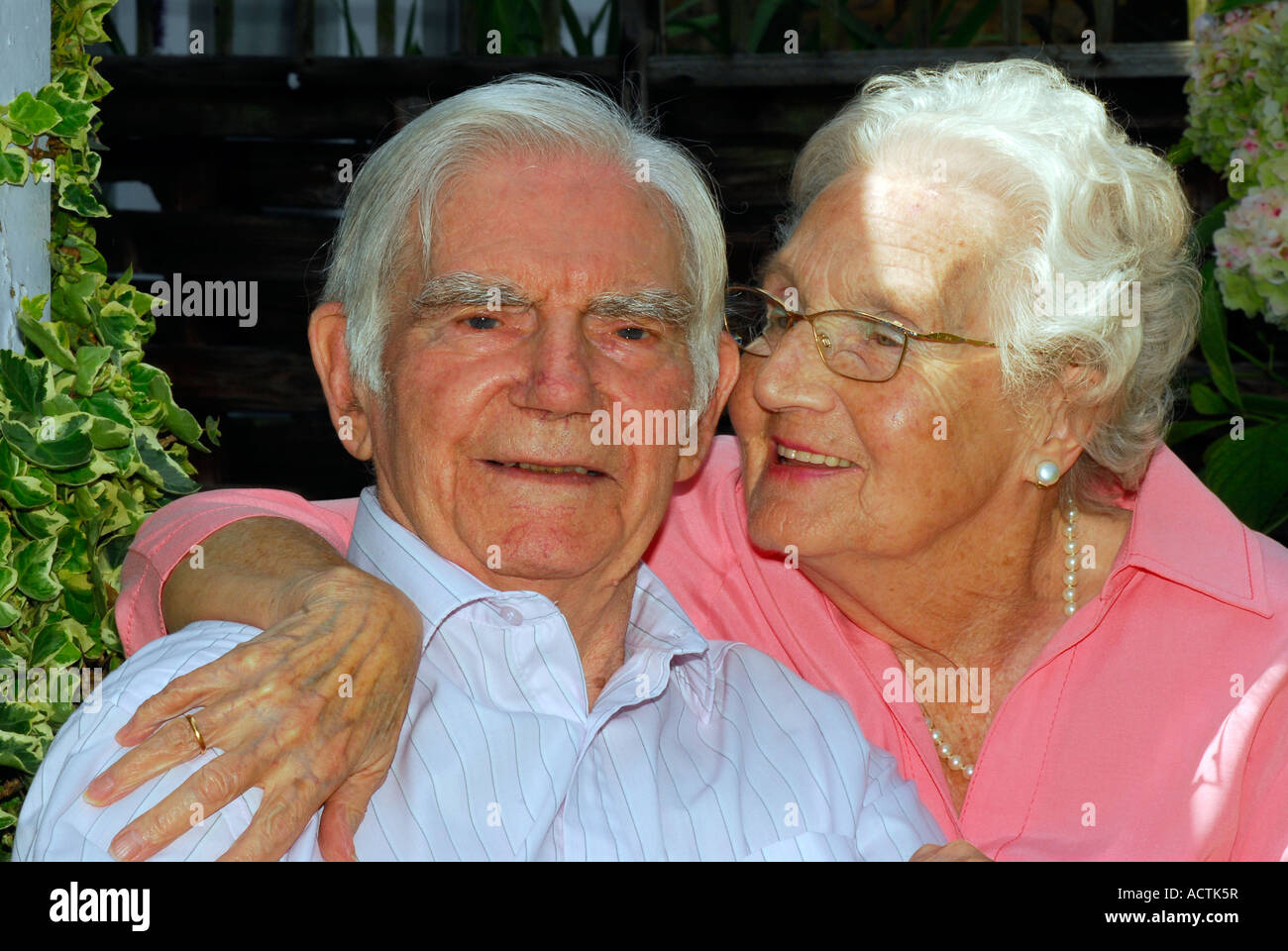85-ans-femme-banque-de-photographies-et-d-images-haute-r-solution-alamy