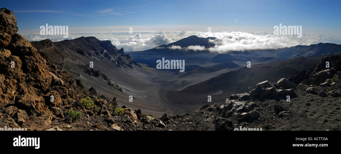 Panorama du haut du cratère de Haleakala sur Maui à à l'écart Koolau Banque D'Images