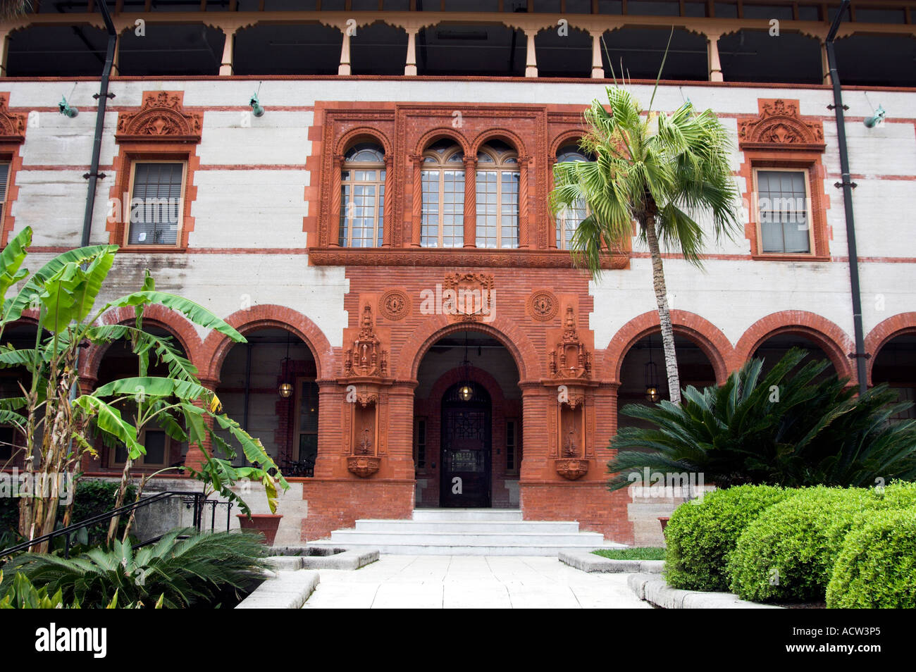 Les portes d'entrée à Flagler College de la cour intérieure à St Augustine en Floride USA Banque D'Images