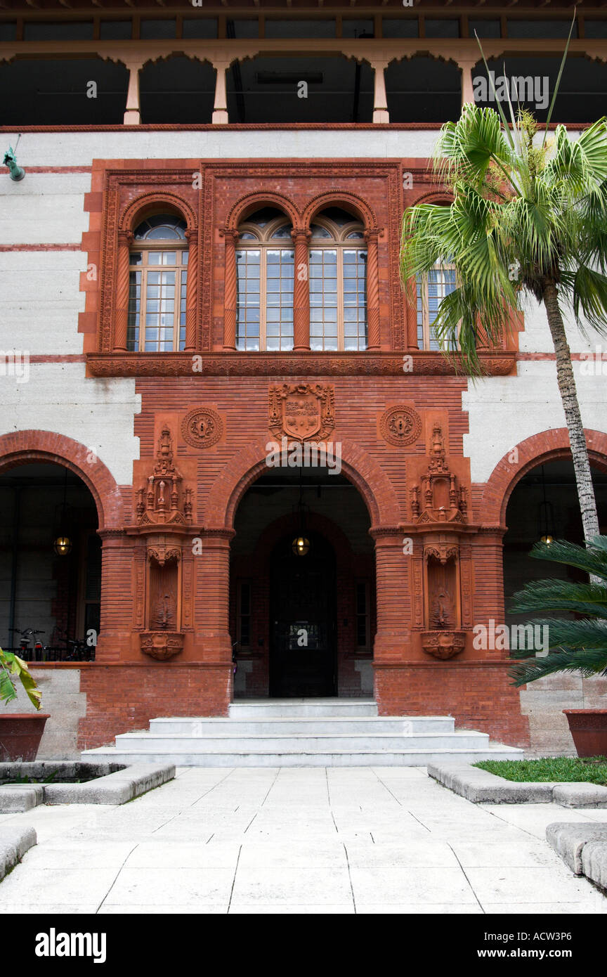 Les portes d'entrée à Flagler College de la cour intérieure à St Augustine en Floride USA Banque D'Images
