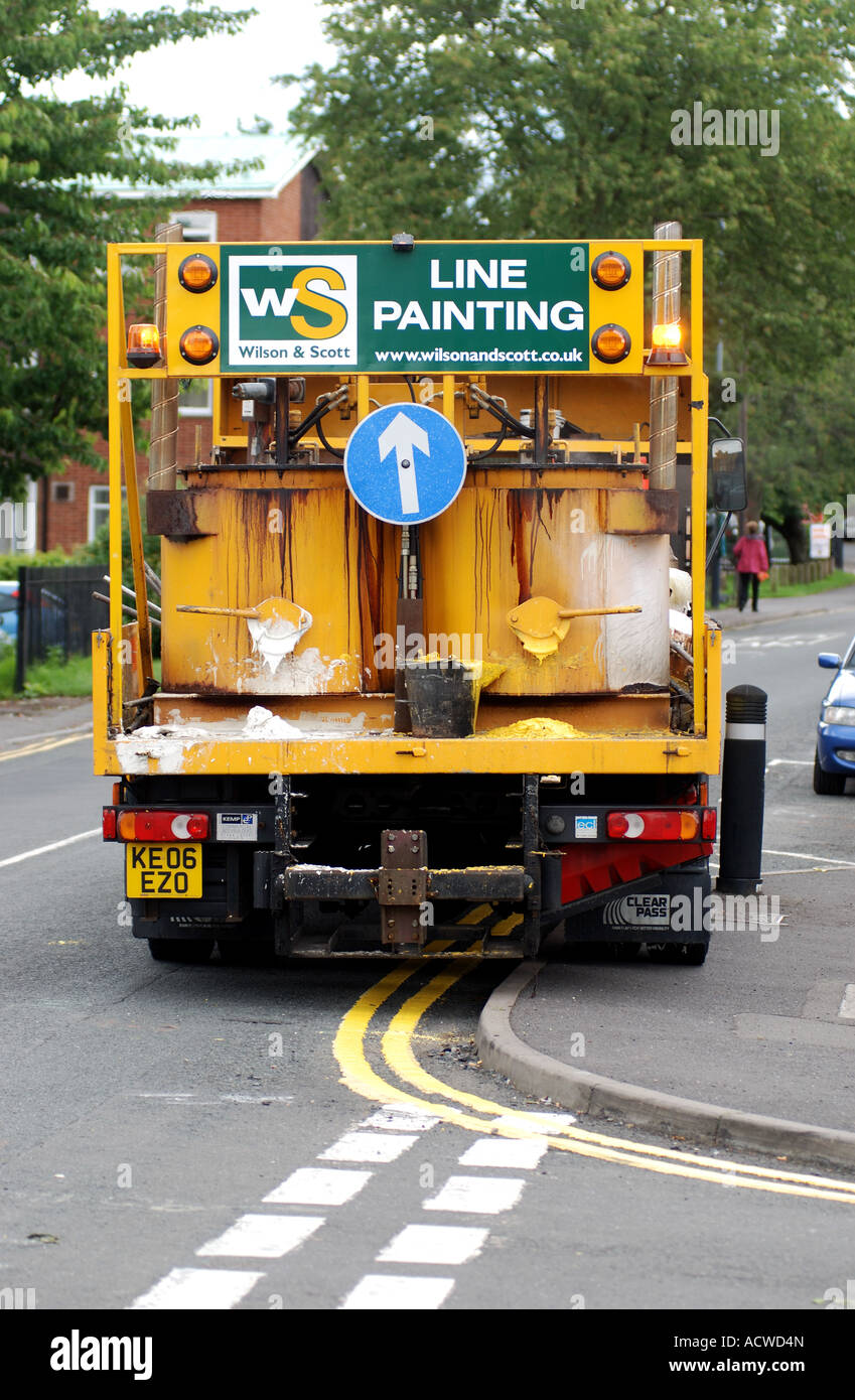 Ligne de route camion peintres, Warwick, Warwickshire, England, UK Banque D'Images