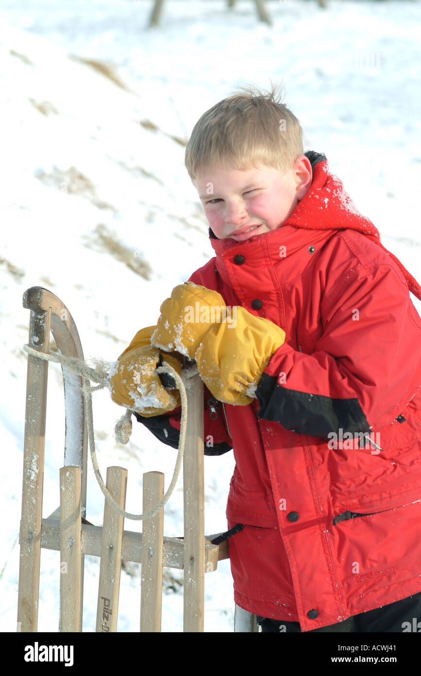 Les enfants dans la neige Banque D'Images