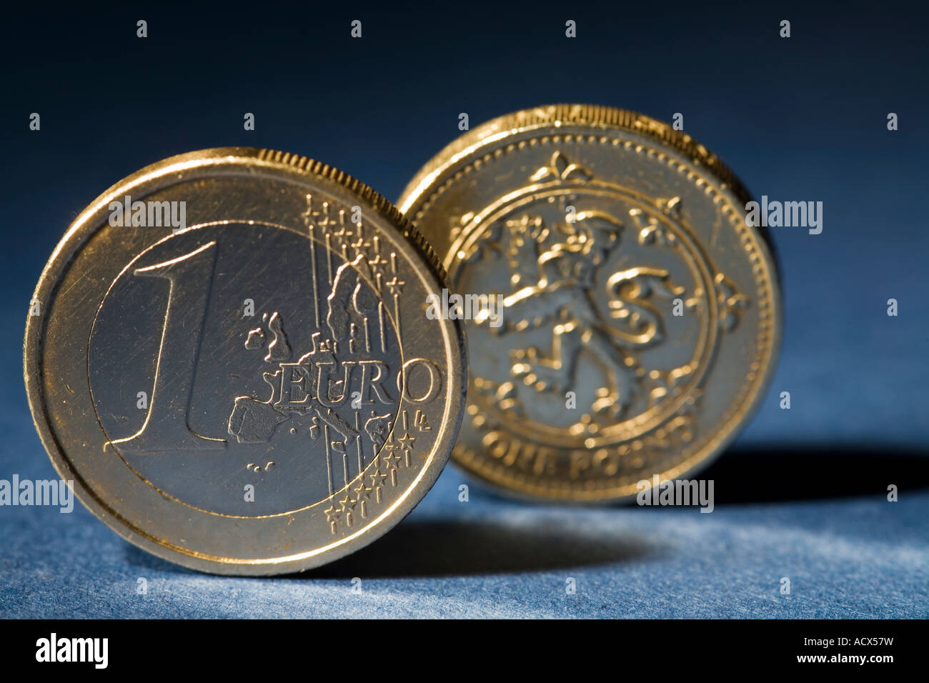 Pièce en euro et livre sterling Euro Monnaie Taux de change Photo Stock -  Alamy