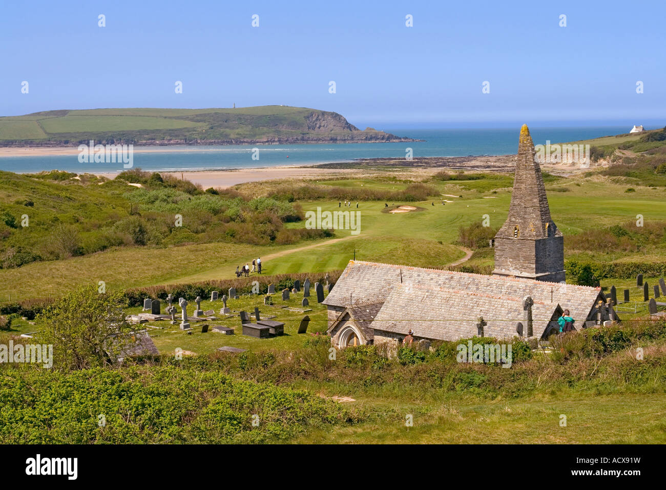 Près de l'église St Enodoc Tebetherick, North Cornwall. Sir John Betjeman est enterré dans le cimetière Banque D'Images