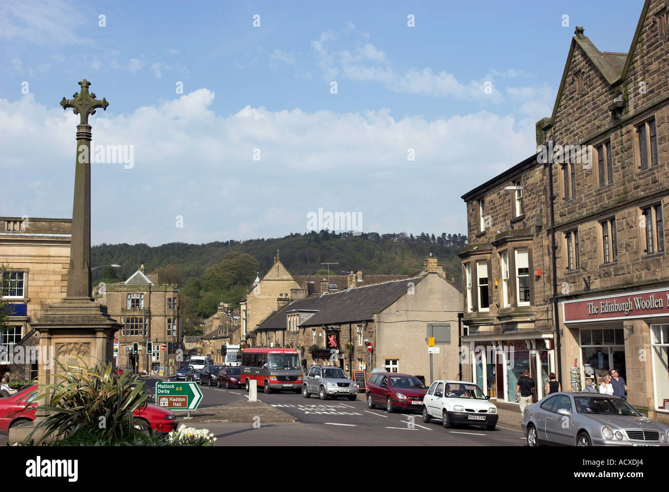 Carrefour et rounderbout dans le centre de Bakewell dans le Derbyshire Peak District Banque D'Images