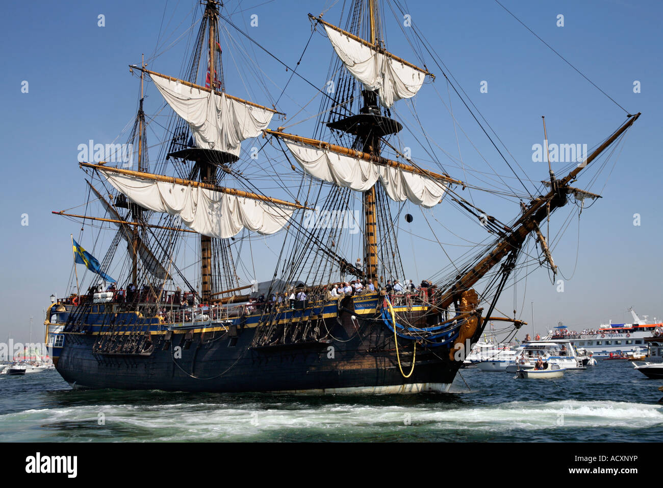 Réplique de Compagnie des Indes Gothenburg Ostindiefararen Götheborg Retour à l'accueil sur l'ancre dans l'estuaire de la Suède Göteborg s Banque D'Images