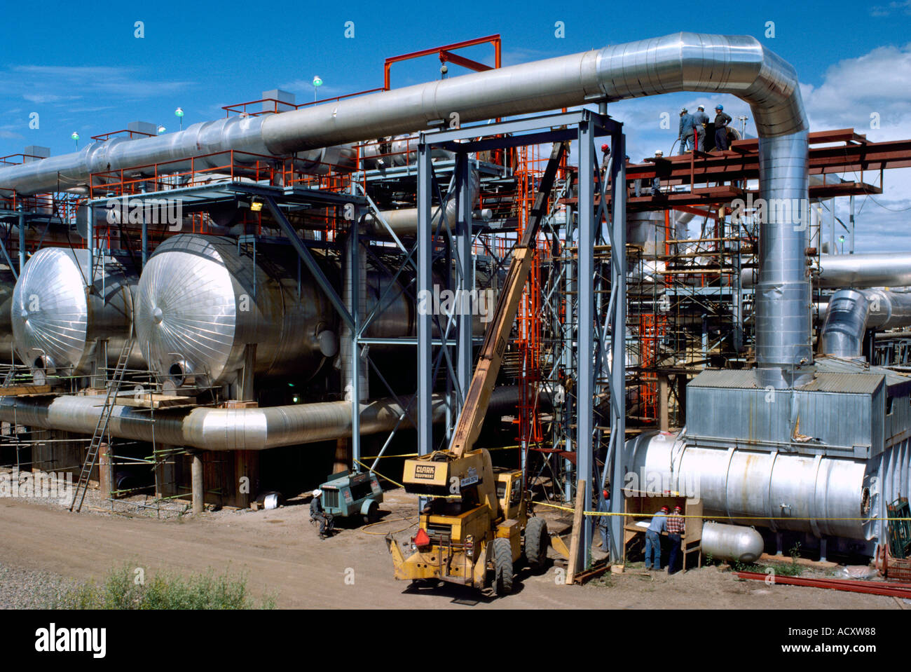 Une raffinerie de gaz naturel près de Fort Nelson, dans le Nord de la Colombie-Britannique, Canada Banque D'Images