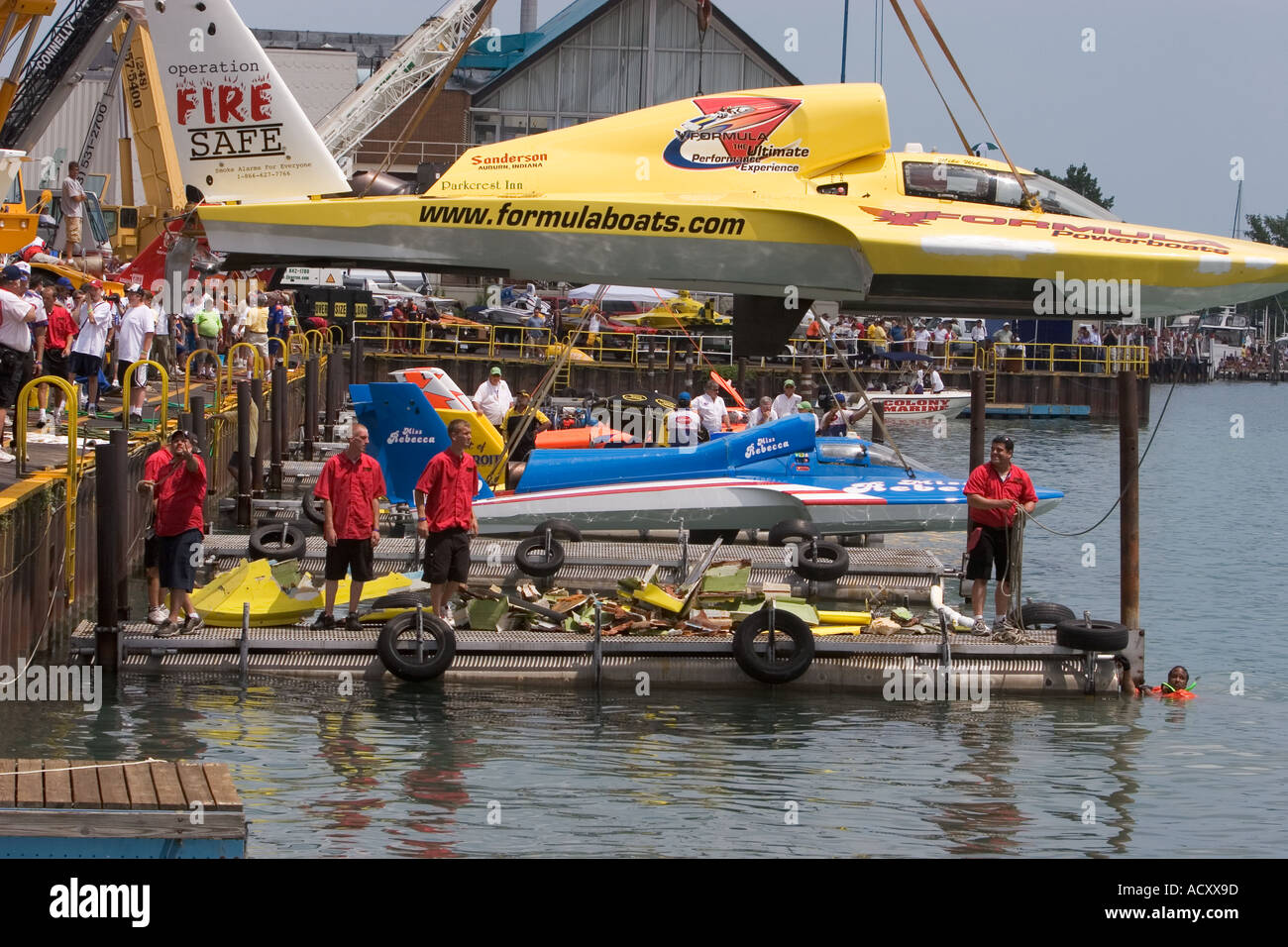 Coupe d'or des courses d'Hydroplane sur la rivière Detroit Banque D'Images