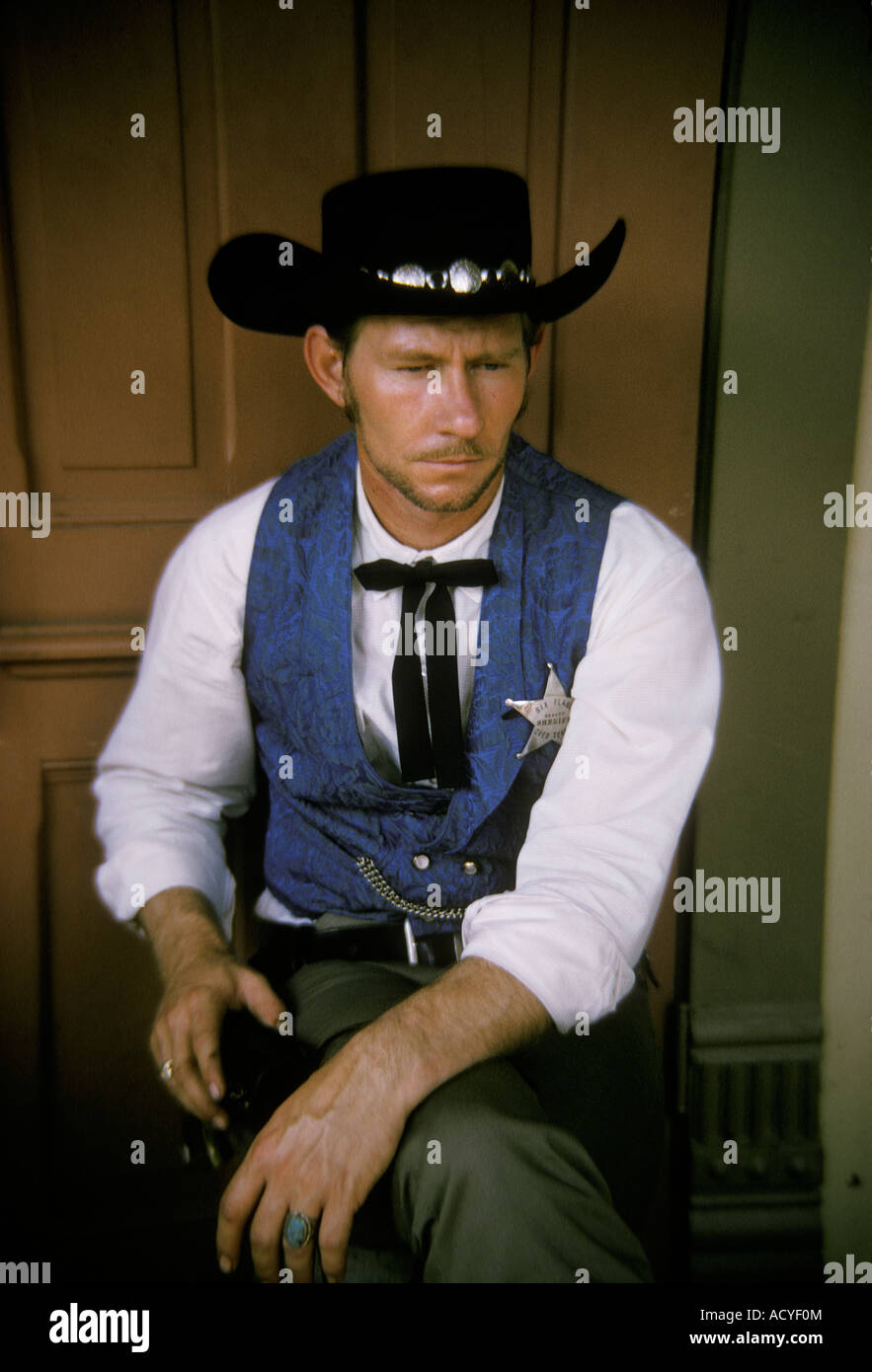 Wild West shoot out cowboy sheriff fera revivre l'ouest ville du Texas Six Flags over Texas USA Amérique latine Banque D'Images